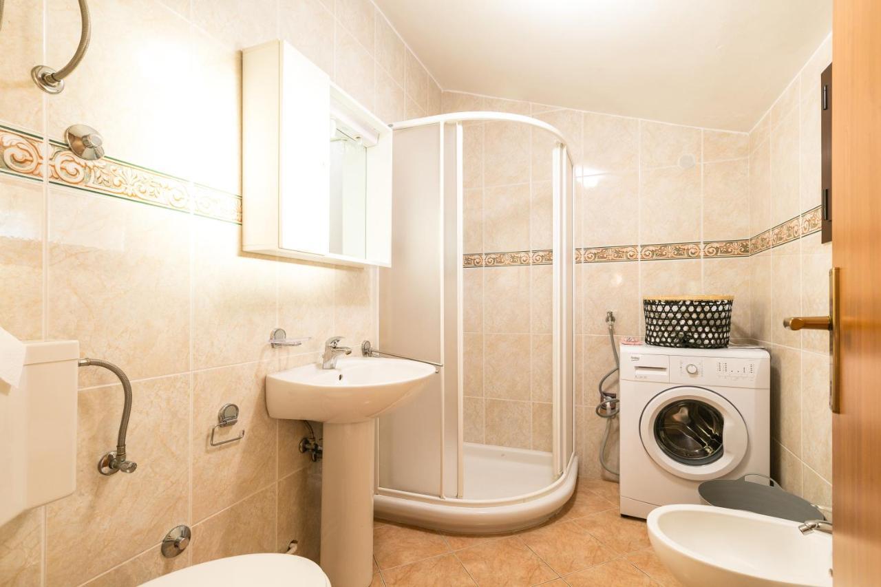 Apartmani Gilda ヴルサル エクステリア 写真