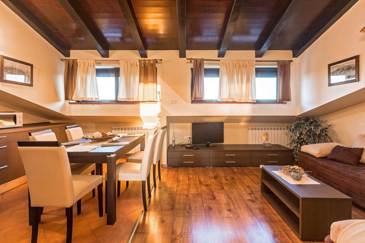 Apartmani Gilda ヴルサル エクステリア 写真
