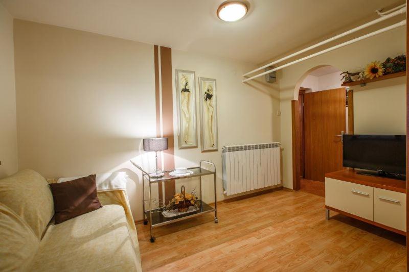 Apartmani Gilda ヴルサル エクステリア 写真