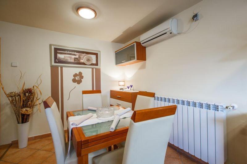 Apartmani Gilda ヴルサル エクステリア 写真